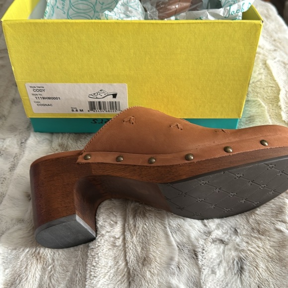 Jack Rogers size 8 1/2 color Cognac clogs - Picture 2 of 3